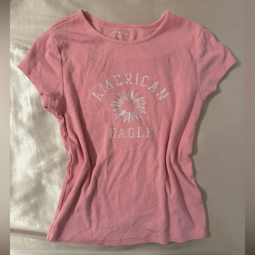 American Eagle Outfitters Pink Graphic Tee